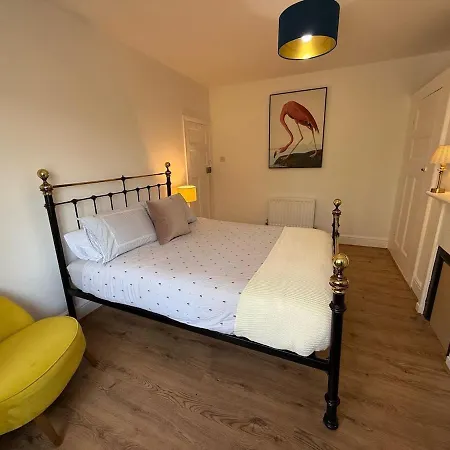 Lovely 4 Bedroom House In Southfields Near Wimbledon * London