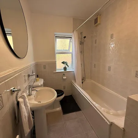 Lovely 4 Bedroom House In Southfields Near Wimbledon