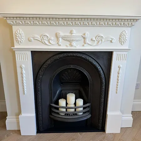 Beautiful Two Bedroom In Wimbledon *