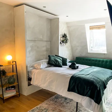 Cozy Luxury Near Ldn! London