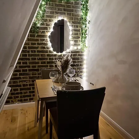 Cozy Luxury Near Ldn!