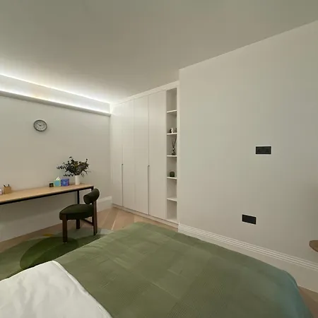 Apartment 5 Mins Walk To Selfridges, Mayfair Retreat