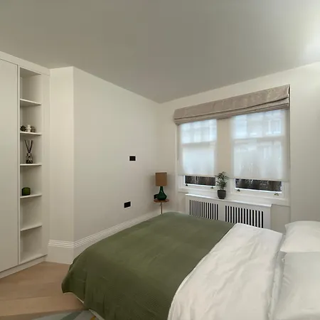 5 Mins Walk To Selfridges, Mayfair Retreat