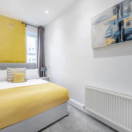 2-bed Notting Hill / Portobello Apartment London