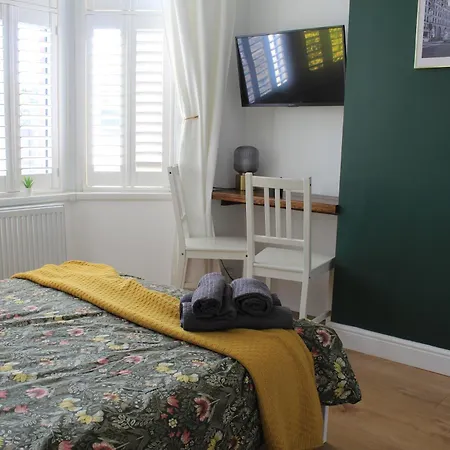 Stylish Ensuite 15 Mins To Londres