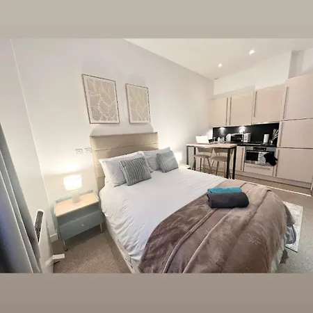 Luxury With Super Fast Wifi Gated Development