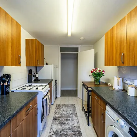 Luxurious & Spacious 3-br Free Parking Balcony *