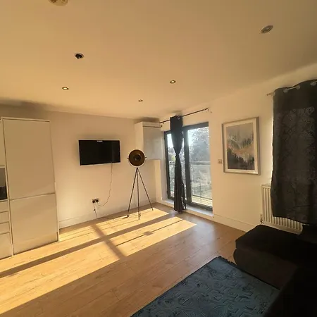 Stunning 2bedroom Flat With 2 Balcony In Whitechapel - 5mins To Aldgate Station * Londres