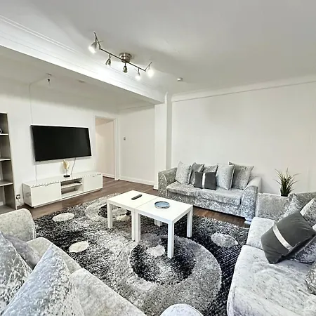 Marble Arch Beautiful Family * London
