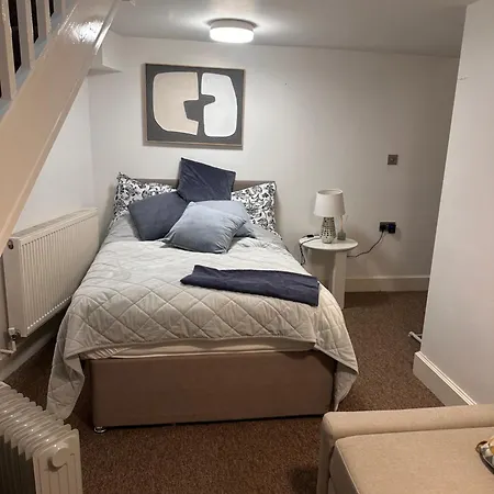 Euston And Kings Cross - 1 Min Walk Apartment *
