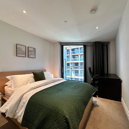 2 Bed Flat Big Ben View アパート *