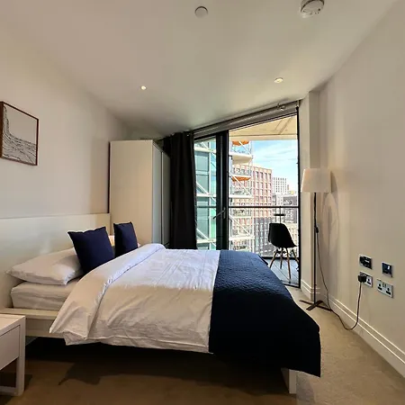 アパート 2 Bed Flat Big Ben View ロンドン