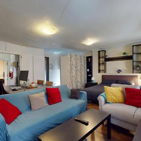 Spacious One-bedroom Flat In Westminster Near Embankment, Apartment *
