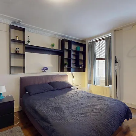 Apartment Spacious One-bedroom Flat In Westminster Near Embankment,