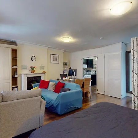 Spacious One-bedroom Flat In Westminster Near Embankment, London