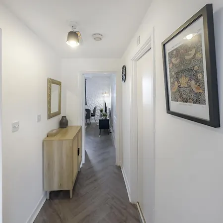 Stylish Hyde Park 3 Bedroom