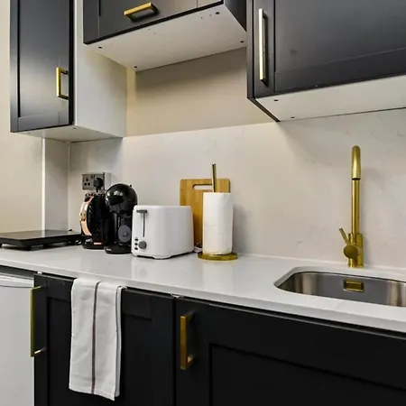 The Wanderer's Nest, Sleek Near It 1a * Londres