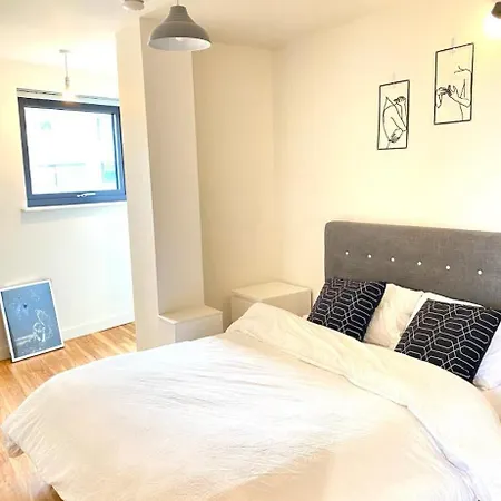 Apartment Huge 3 London