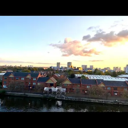 Huge 3 Apartment London