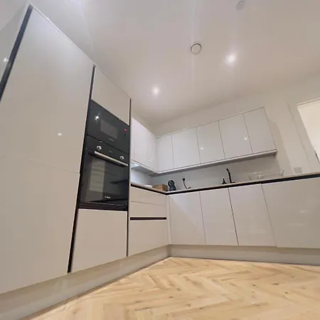 Modern Balcony Flat Closet To Bridge