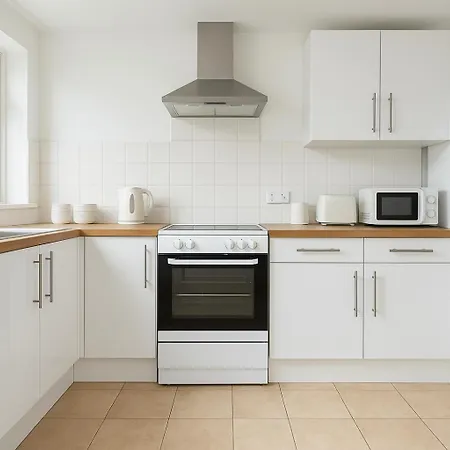 Apartment Comfortable West Near Acton Town Station London