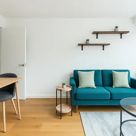 Comfortable West Near Acton Town Station * London