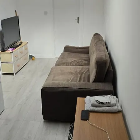 Private Flat *