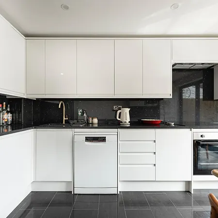 Stylish 5br In The Heart Of Spitalfields Walk To Brick Lane & Shoreditch Holiday home