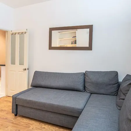 Well-connected 2bd Flat In Elephant & Castle