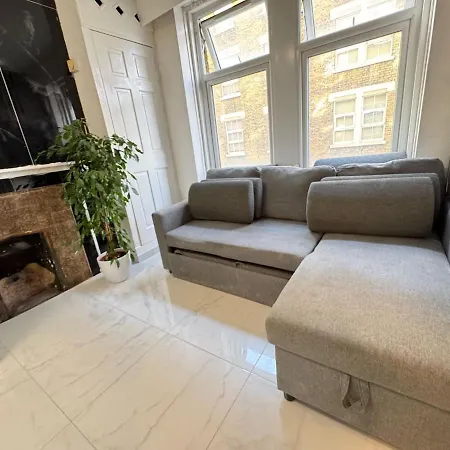 2 Bedroom Flat On First Floor *