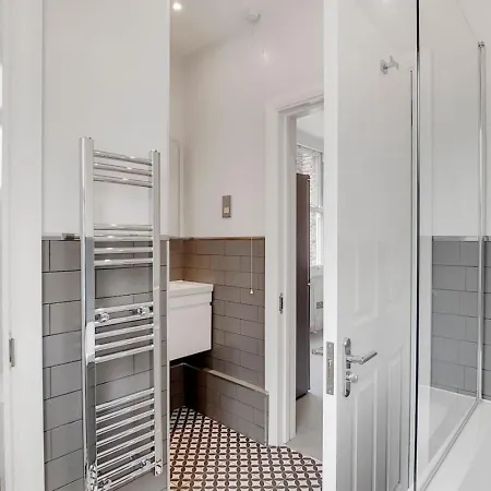 Amazing One Bed Flat Wimbledon London