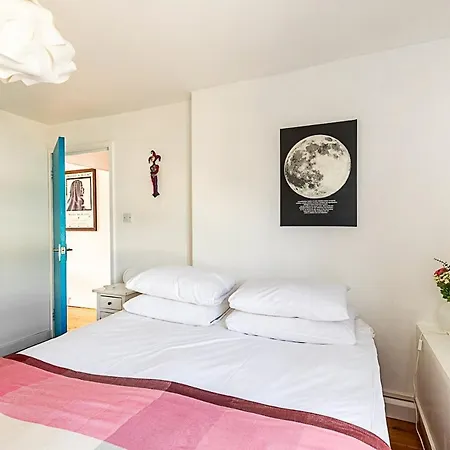 Bright Flat For 2 In Dartmouth Park