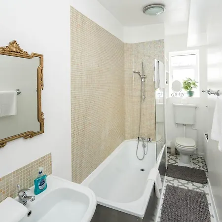 New Sleek 2bd Flat Oxford Street/soho/fitzrovia Londen