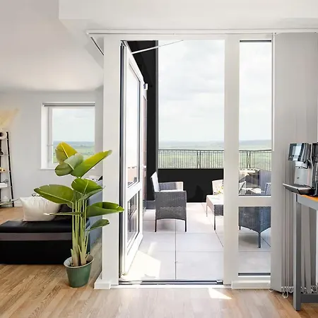 Exclusive 2 Bed Prime Location & Easy Transport