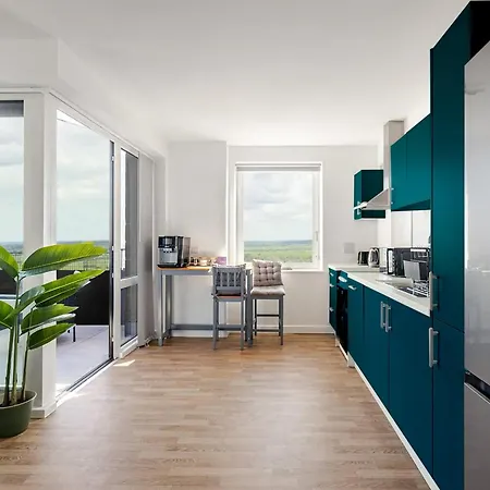 Exclusive 2 Bed Prime Location & Easy Transport דירה ברקינג