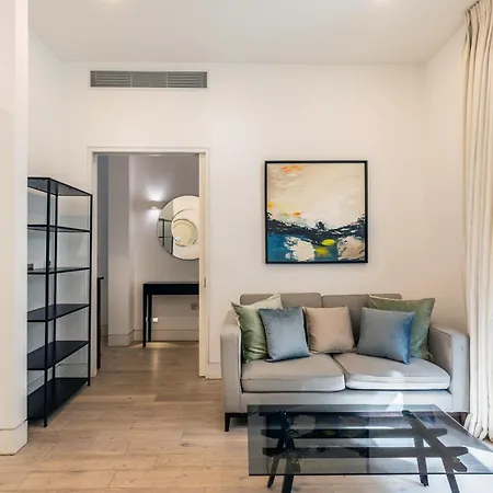 Clarges- Hsk Luxury Appartement