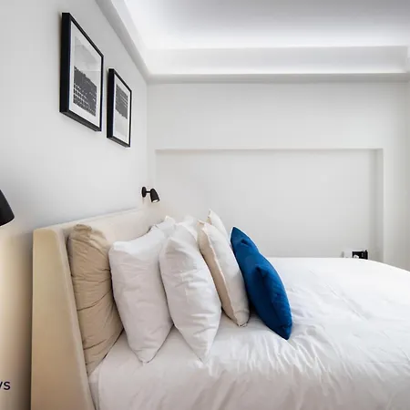 5 Mins Walk To Selfridges, Mayfair Retreat Apartment