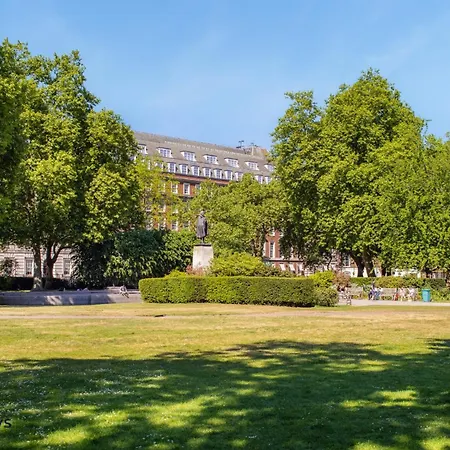 5 Mins Walk To Selfridges, Mayfair Retreat Apartment *