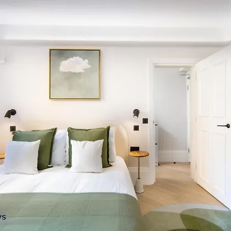 5 Mins Walk To Selfridges, Mayfair Retreat
