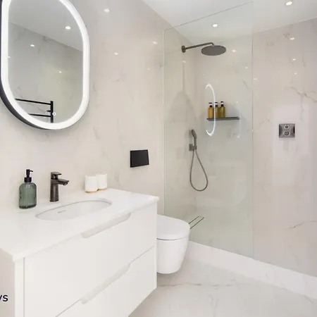 Apartment 5 Mins Walk To Selfridges, Mayfair Retreat London