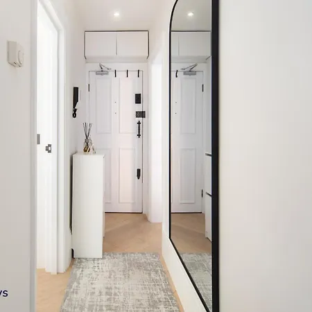 5 Mins Walk To Selfridges, Mayfair Retreat *
