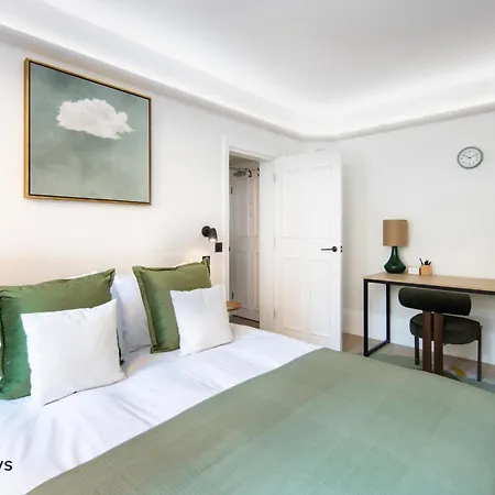 5 Mins Walk To Selfridges, Mayfair Retreat