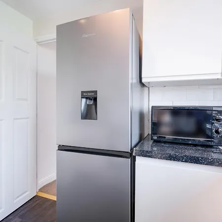 2 Bed In Lock