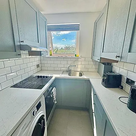 Eastcote Apartment *
