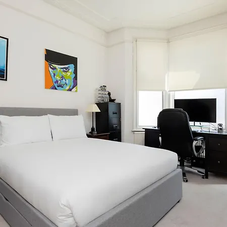 Veeve - The Fulham Garden Maisonette London
