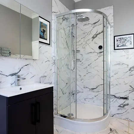 Veeve - The Fulham Garden Maisonette London