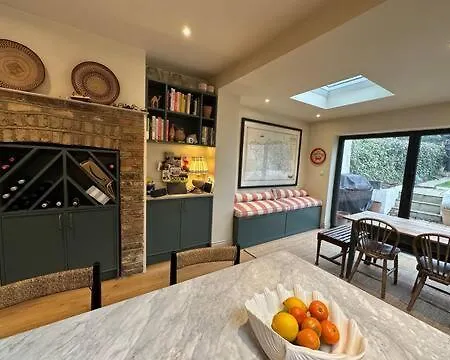 Holiday home Stylish Family London