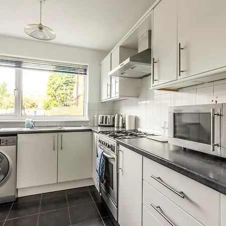 Stylish 3br Mins From Dalston Junction Holiday home London