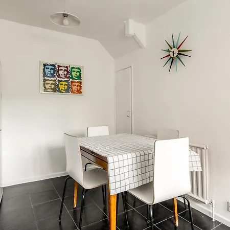 Stylish 3br Mins From Dalston Junction London
