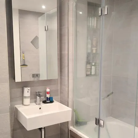 Luxury Living- Colindale Garden -double Lodge *